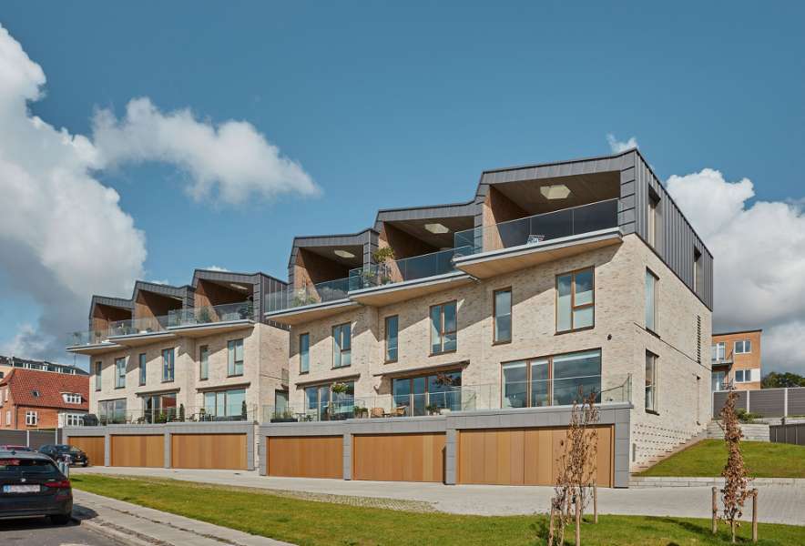 Kalter Rosé und Seeblick unter Stahlprofilen, Krøyer Kielbergvej / Regnbuevænget 1, 8660 Skanderborg, Dänemark